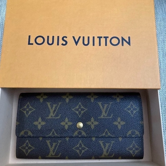 Louis Vuitton Monogram Portefeiulle Sarah Long Bifold Wallet - Picture 1 of 13